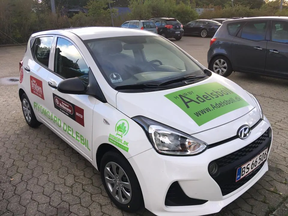 Reklameplads på byens bil